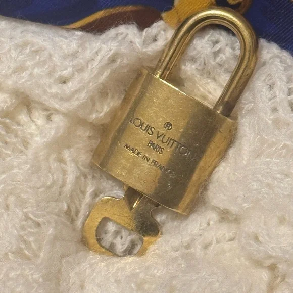 Louis Vuitton Lock & Key #316 - Picture 2 of 5